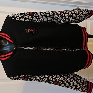 YONGGEFUSHI Black and Red & Sign Patterned Jacket